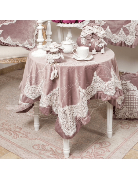 Coccole di Casa - Tovaglia Vel. Malva Con Vol E Pizzo110X110 cm