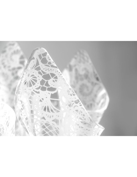 iPLEX Design - Drappeggi Vaso Small Trasparente con decorazione Pizzo Leavers in plexiglass - Trasparente/bianco - 21x14x17 cm