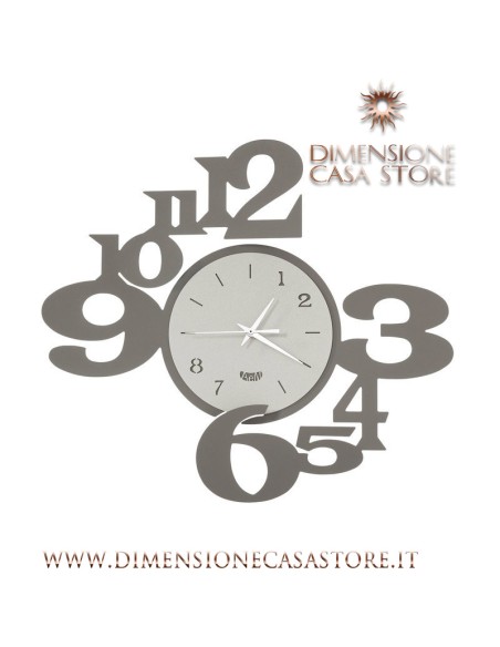 Arti & Mestieri - Orologio da parete di design a chiasmo King fango/avorio-45 x 40 cm di altezza