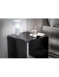 Tavolino design anni '80 in plexiglass tagliato a laser color nero pieno Made in Italy 2